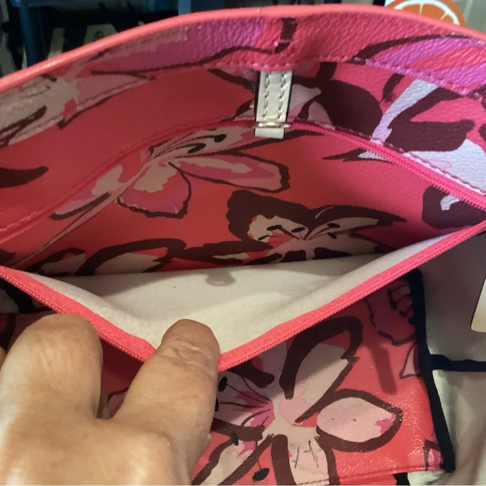 Kate Spade pink floral tote in Saffiano leather inside and out with silver spade - Picture 8 of 11